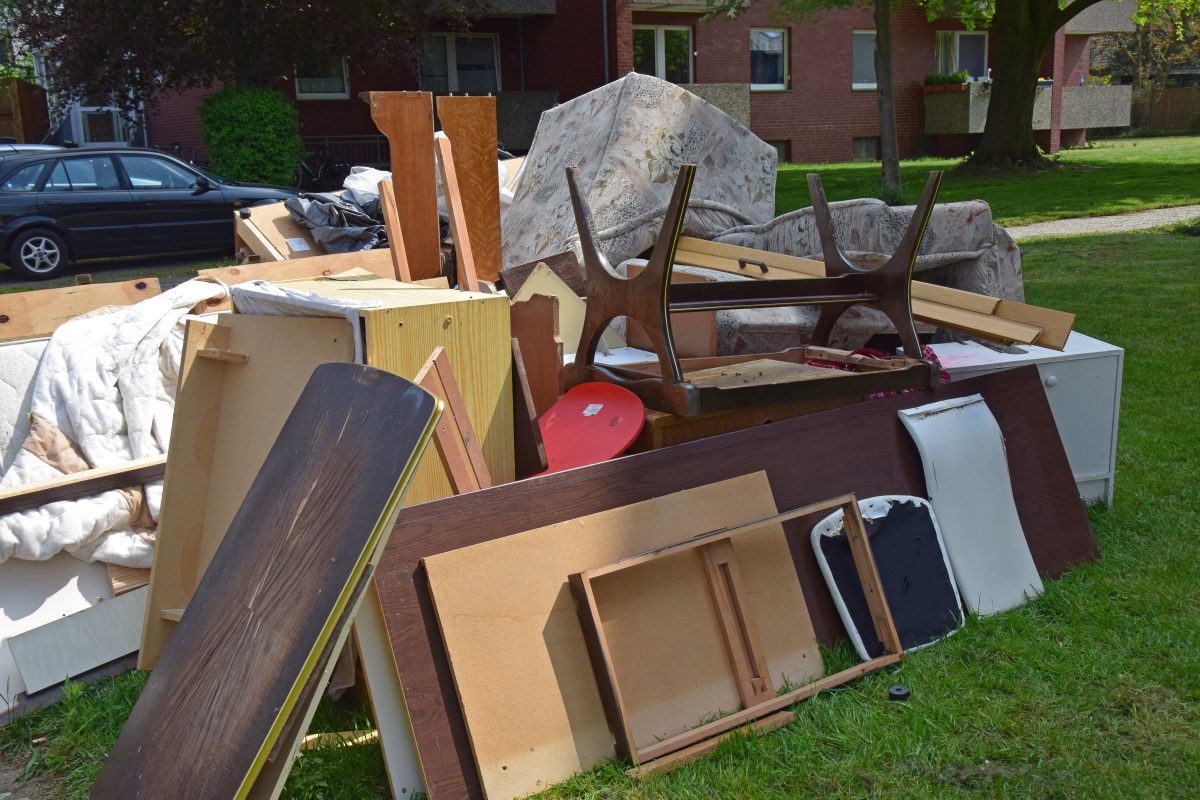 Bulk trash photo